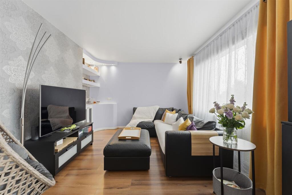 House in Kettering, The Grange - View 4