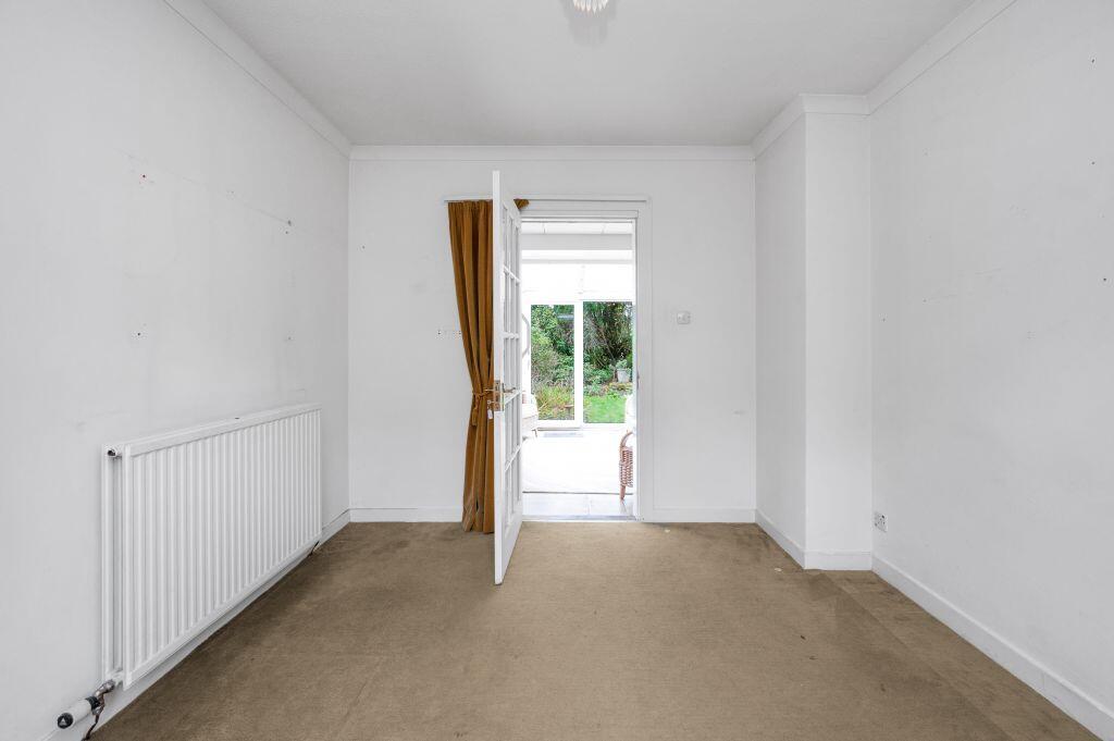 House in Kirkcaldy, Perth and Kinross - More