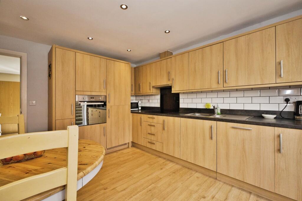 Additional image 5 of Collingwood Road, Yeovil