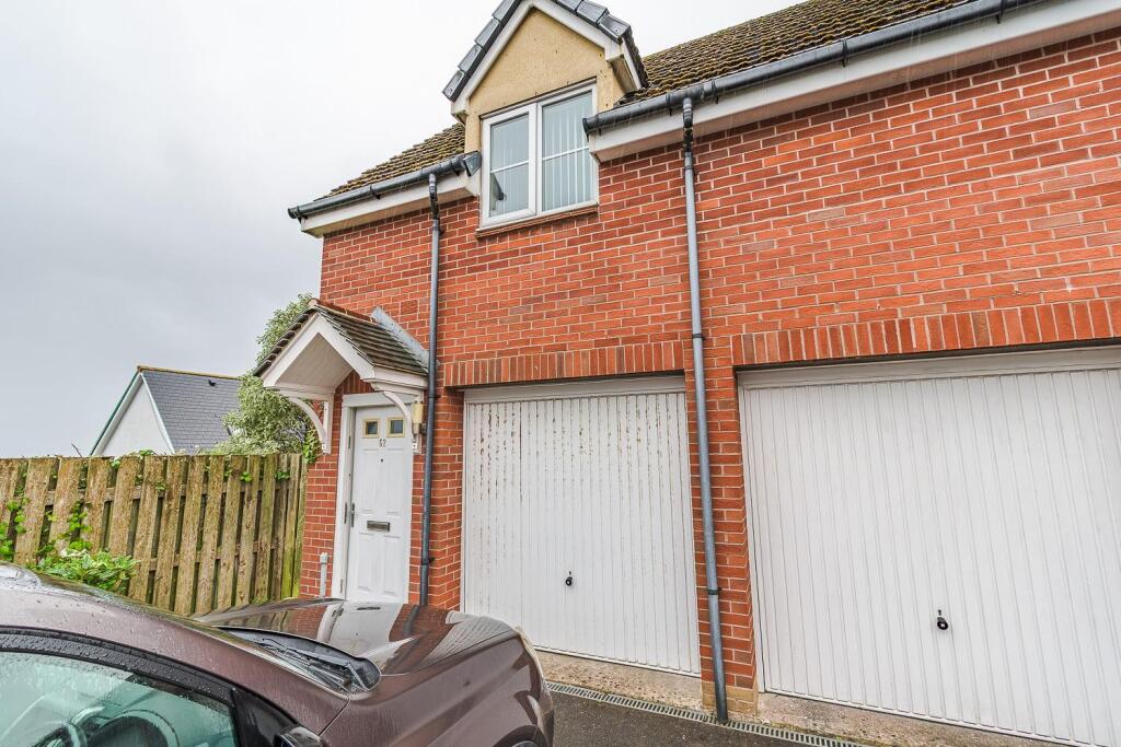 Main image of property: Clos Yr Wylan, Barry