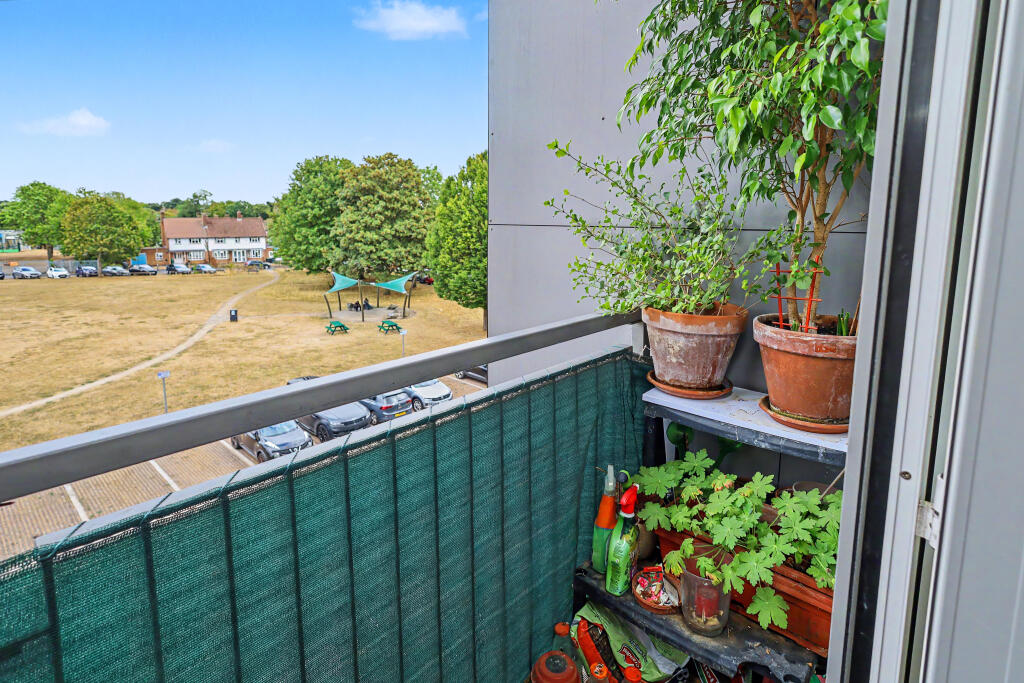 Apartment in Watford - More