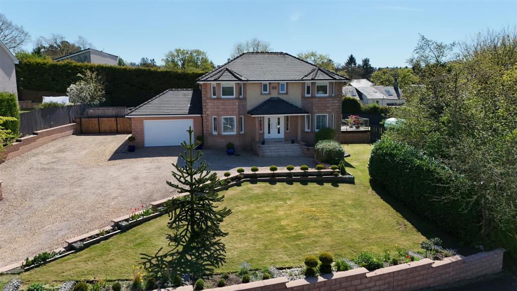 5-bed detached on Dullatur Road, Dullatur, Glasgow, £725,000