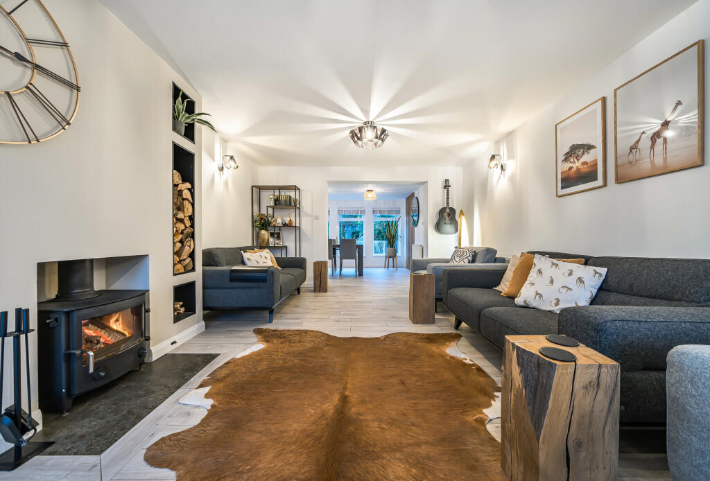 Main image of property: Beesmoor Road, Frampton Cotterell, South Gloucestershire, BS36