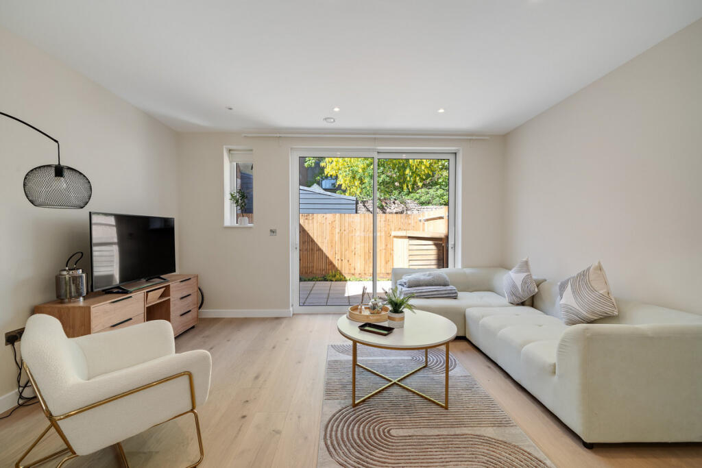 Apartment in London - View 2