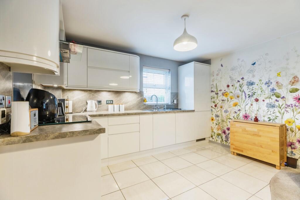 Apartment in Preston - More