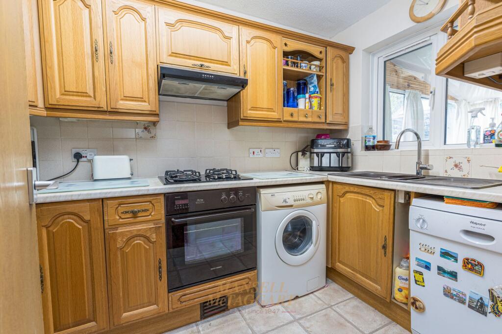 House in Crawley, Broadfield - View 2