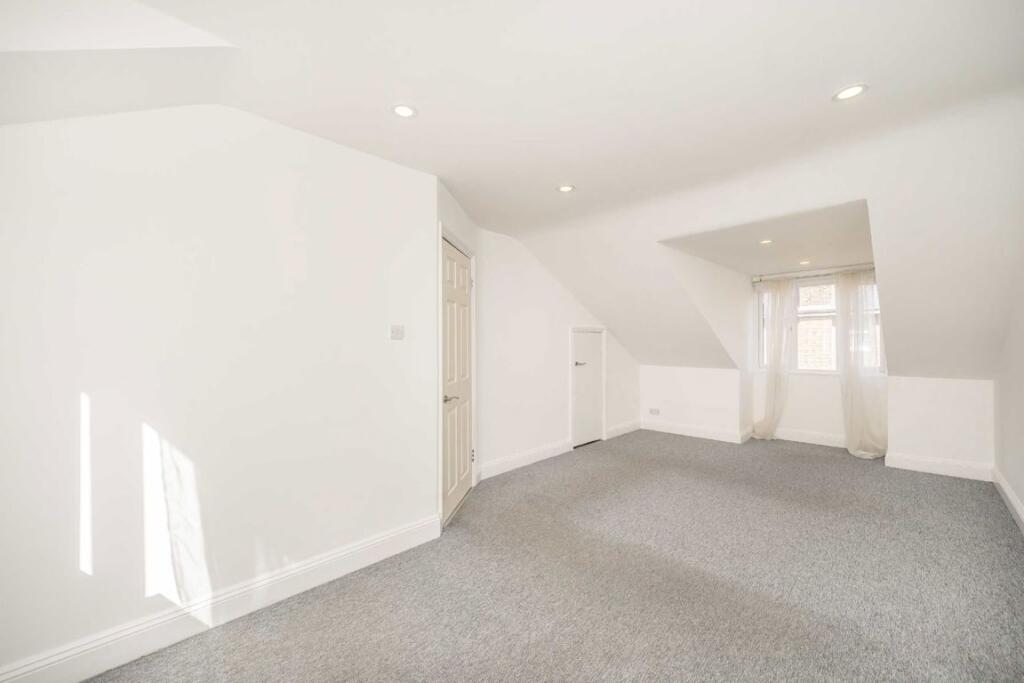 House in London - View 5