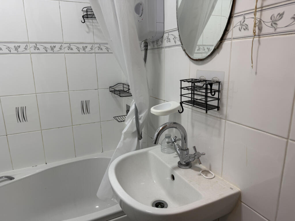 House in Hinckley and Bosworth, Lash Hill, Hinckley - More
