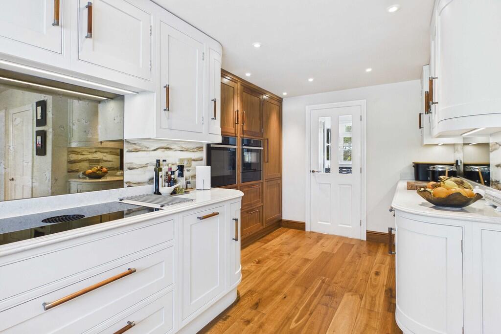 Watendlath, 30 Kirkhead Road, Grange-over-Sands, Cumbria, LA11 7DB photo 4