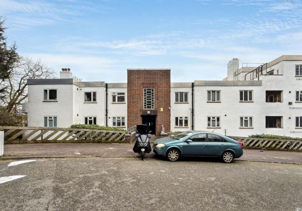 Main image of property: 14 The Woodlands, Crystal Palace, London, SE19 3EQ