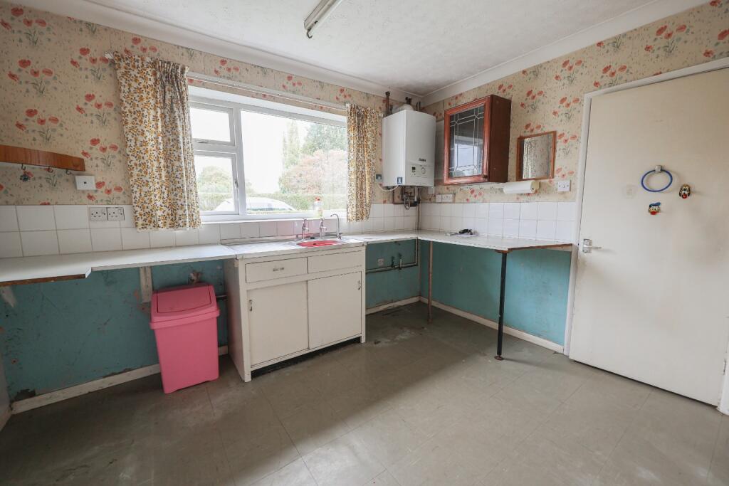 St. Peters Avenue, Lincoln, Lincolnshire, LN6 photo 4