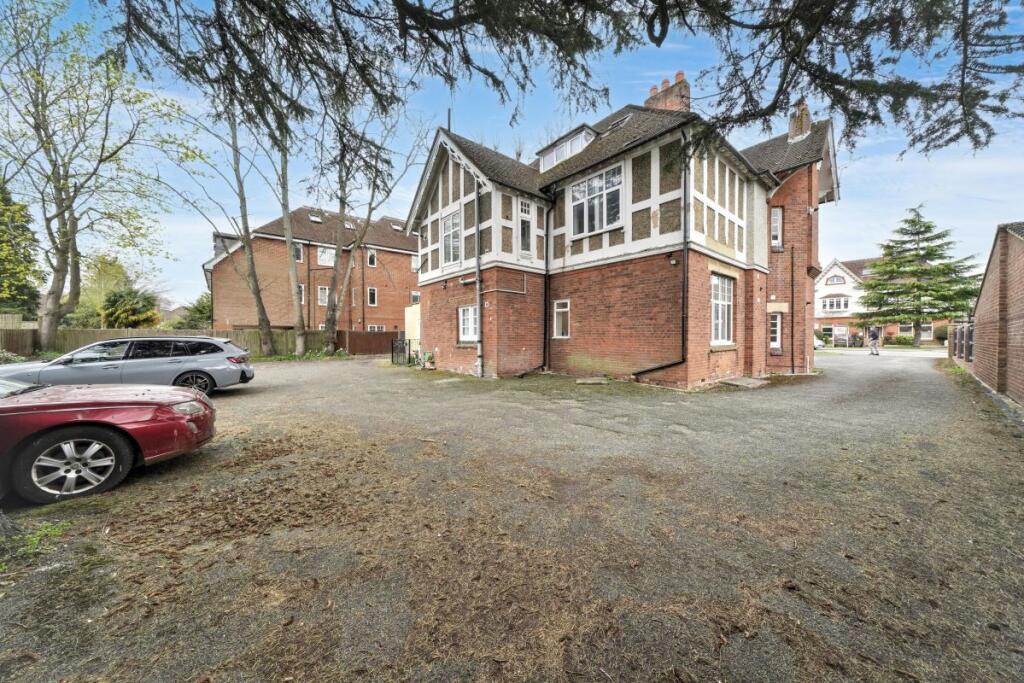 Flat 4 The Grange, 4 Boyn Hill Avenue, Maidenhead, Berkshire, SL6 4ER photo 5
