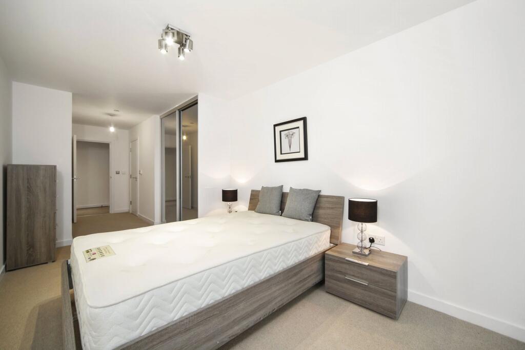 Apartment in London, Stratford - More