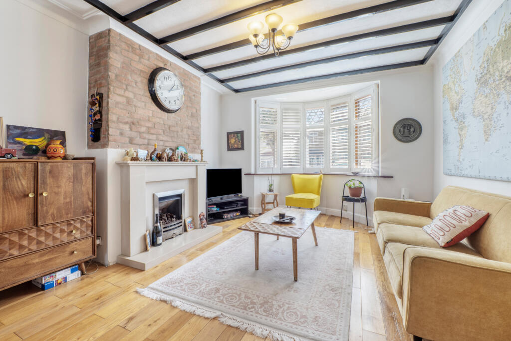 House in Sutton - View 3