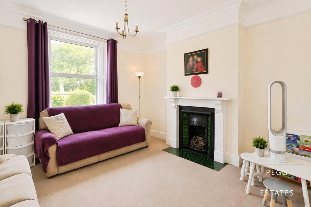 House in Torquay, Torbay - View 2