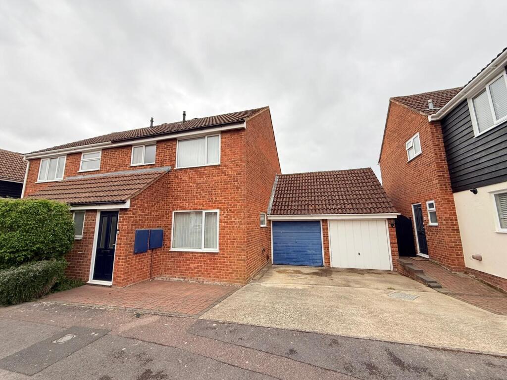 Main image of property: Highclere Gardens, Wantage, Oxfordshire, OX12