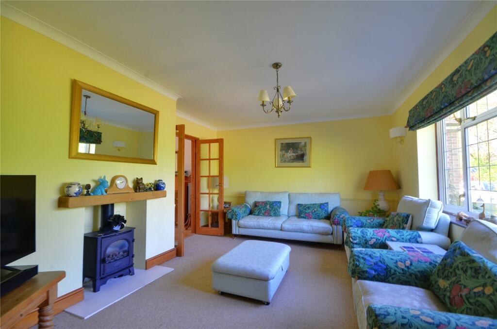 Imberhorne Lane, East Grinstead, West Sussex, RH19 photo 4