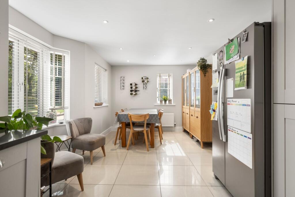 Soprano Way, Esher, KT10 photo 3