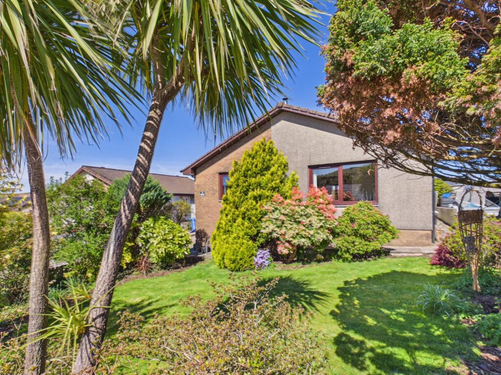 Main image of property: Eday, 14 Morvern Hill, Oban, PA34 4NS