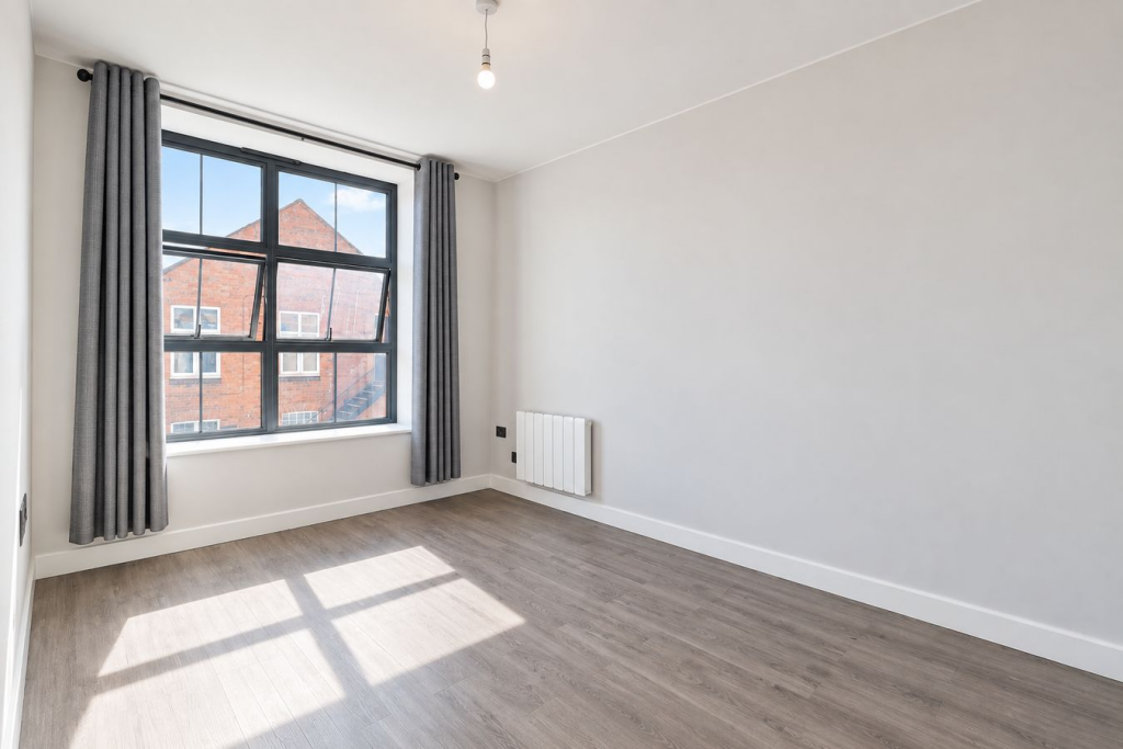 Apartment in Northampton - View 5