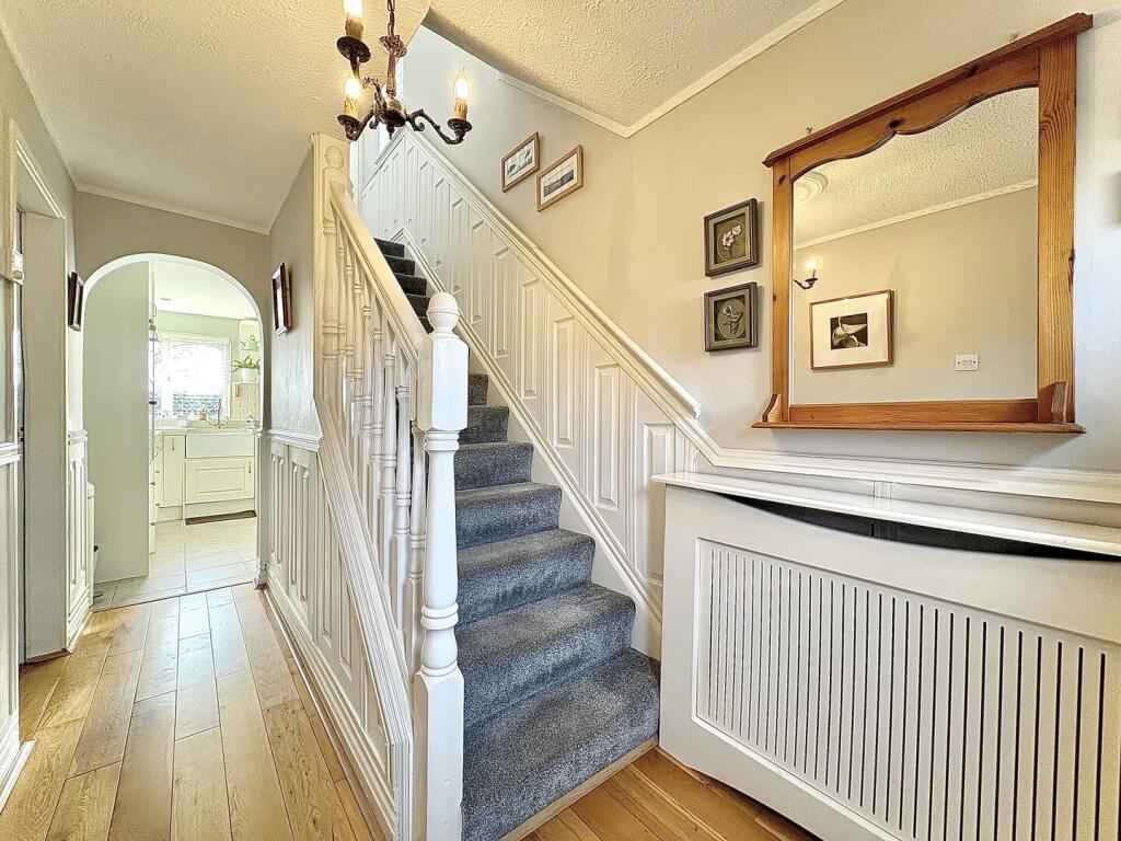Linley Grove, GORNAL WOOD, DY3 2SB photo 2