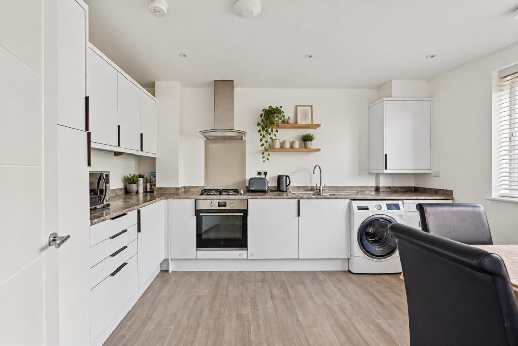 House in Swale, Grove Park, Regent Quay - View 4