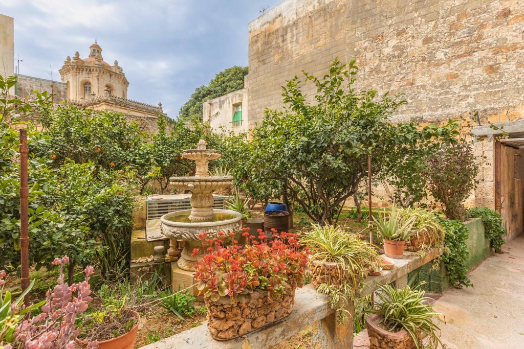 Main image of property: Lija