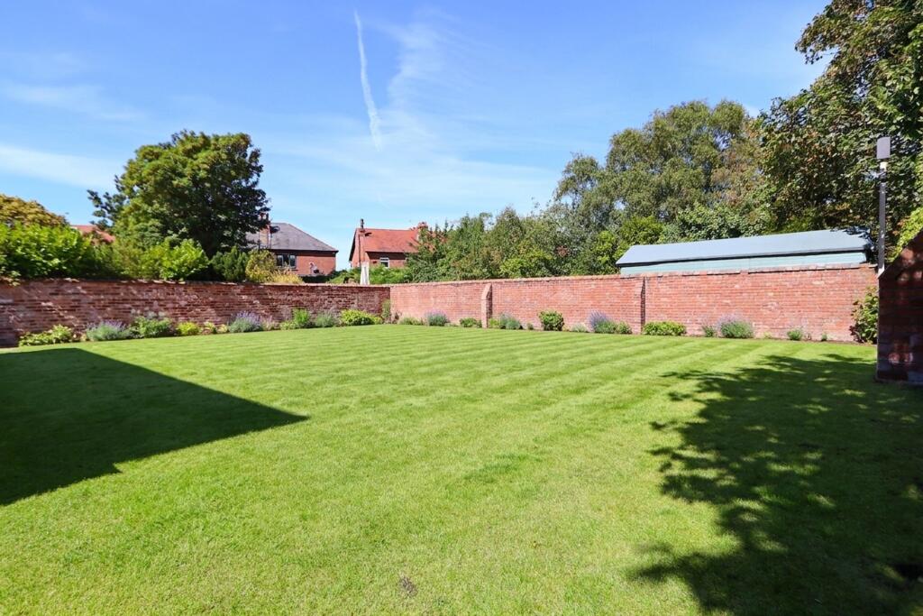 Apartment in Preston - View 4