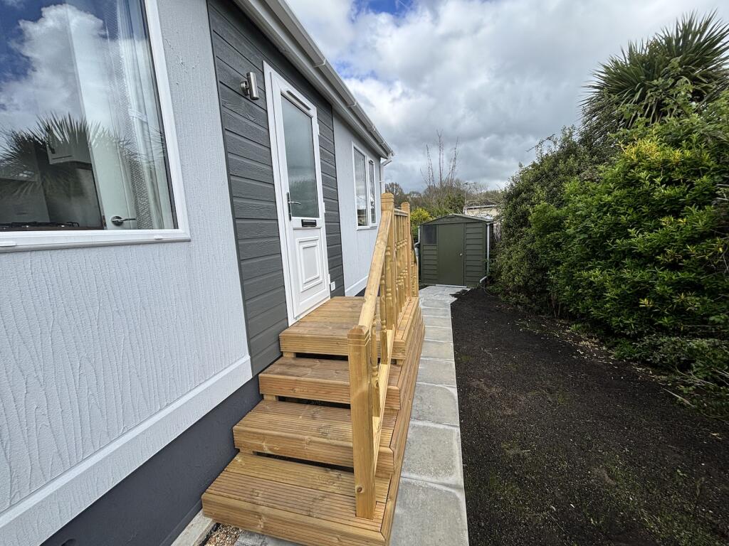 Brand New Prestige Homeseeker Sonnet 32 x 10, Oaks Park, Horsham Road, Beare Green, Surrey, RH5 4PH photo 5