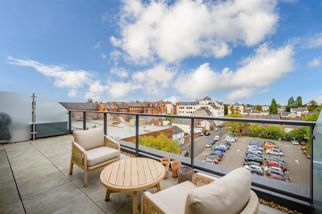 Apartment in Warwick, Lillington, Royal Leamington Spa - View 4