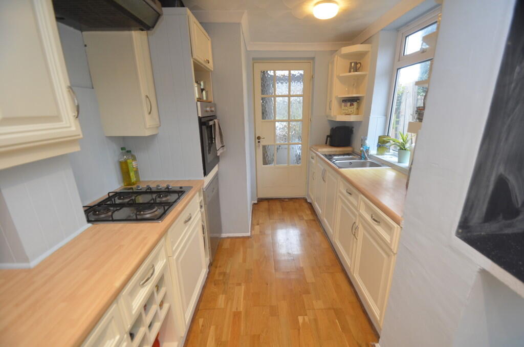 Newbourne Gardens, Felixstowe photo 4