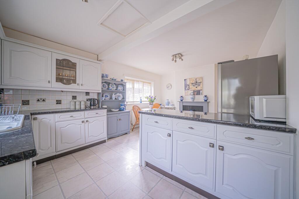 The Avenue, Rowington, CV35 photo 3