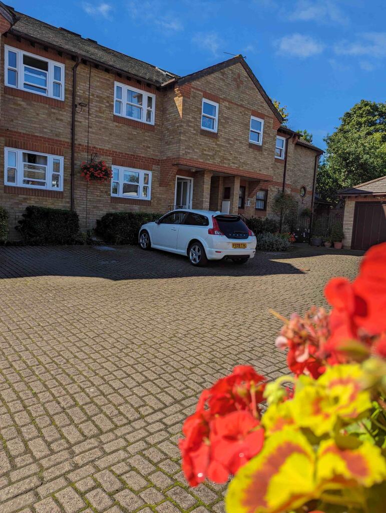 Main image of property: CHILTERN, COURT MEWS