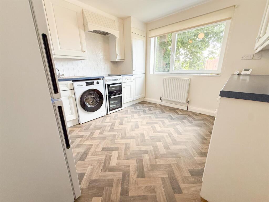 Kingsway Court, Moortown, Leeds, West Yorkshire - View 3