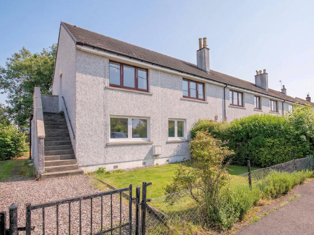 2-bed flat on Queens Road, Comrie, Perth And Kinross, £140,000