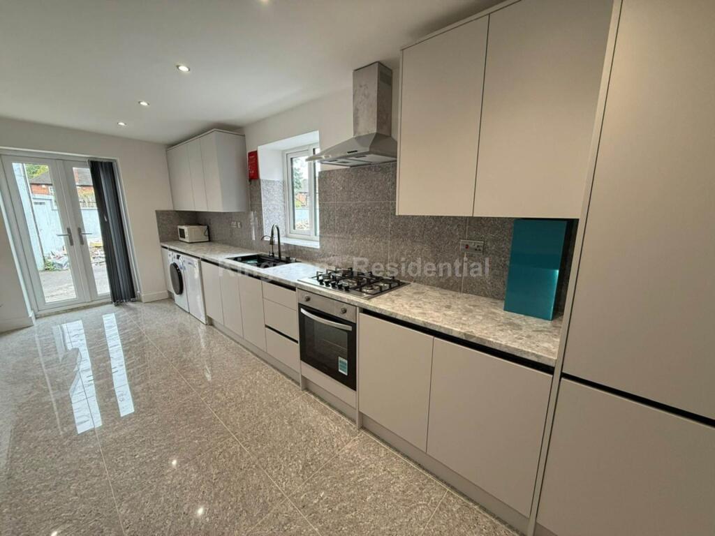 House in Cardiff, Maindy, Cathays - View 2