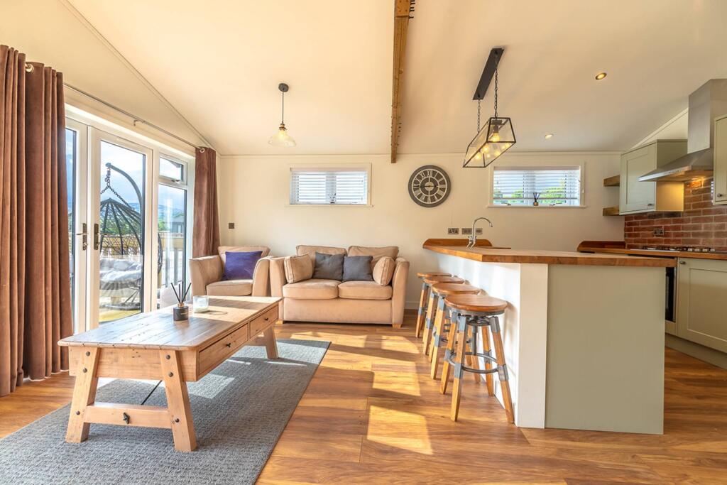 Lodge 19 The Sanctuary, Fort Augustus, PH32 4BG photo 5