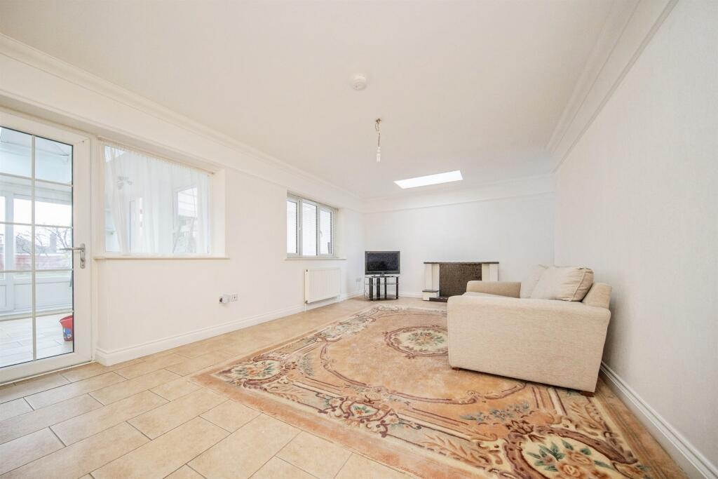 Chelsworth Avenue, Ipswich photo 3