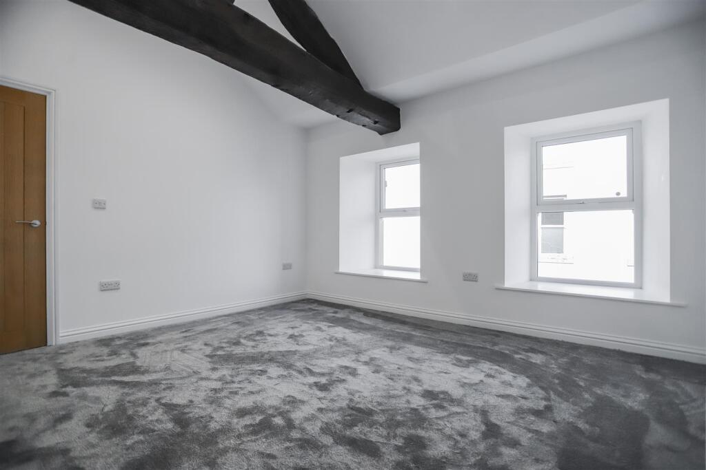 Apartment in Blackburn - More