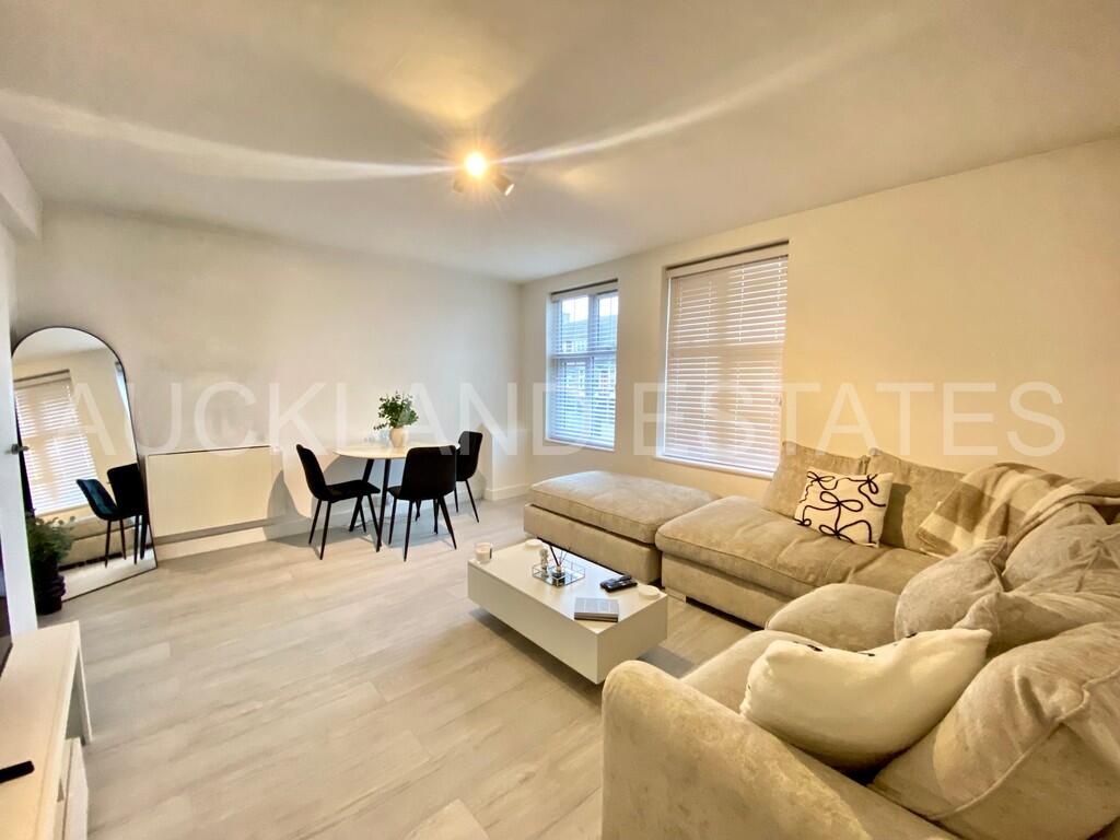 Apartment in Welwyn Hatfield, Hawkshead Farm, North Mymms - View 3