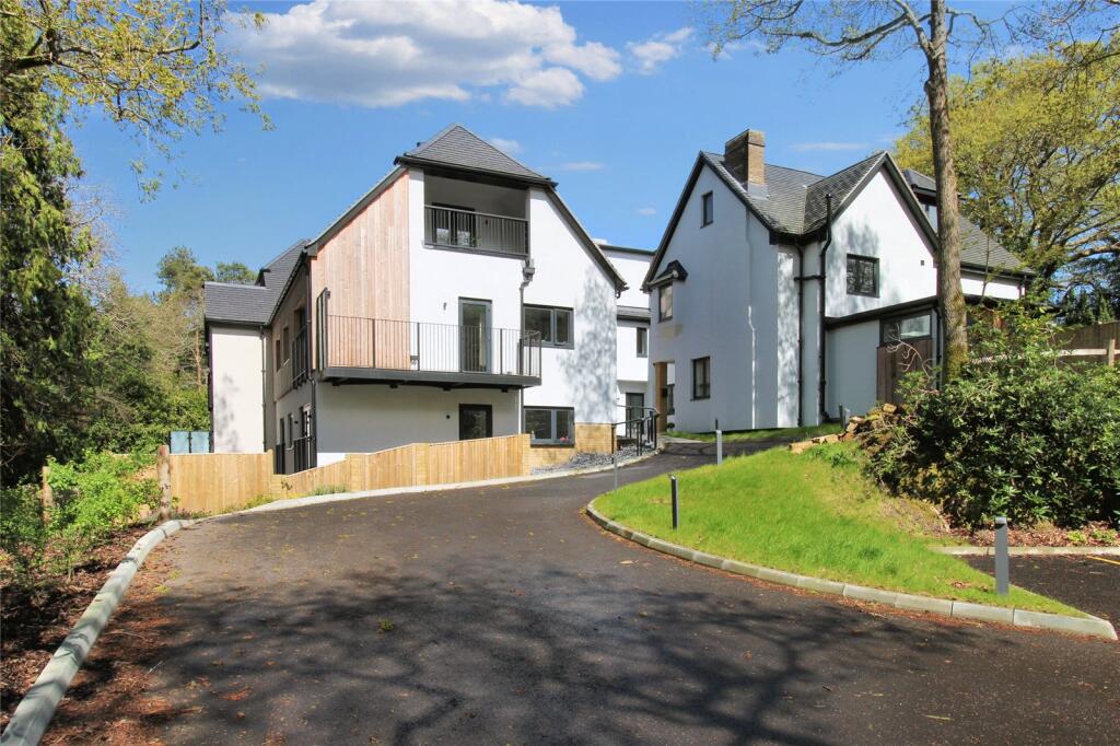 Main image of property: Tonbridge Road, Pembury, Tunbridge Wells, Kent, TN2
