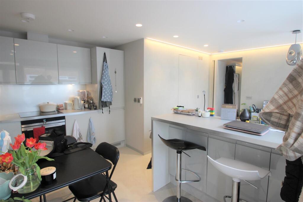 Main image of property: Hertford Street