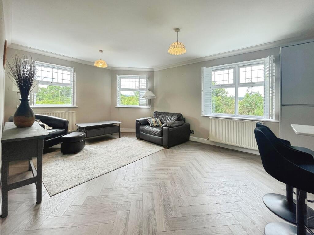 The Strone, Apperley Bridge, Bradford photo 2
