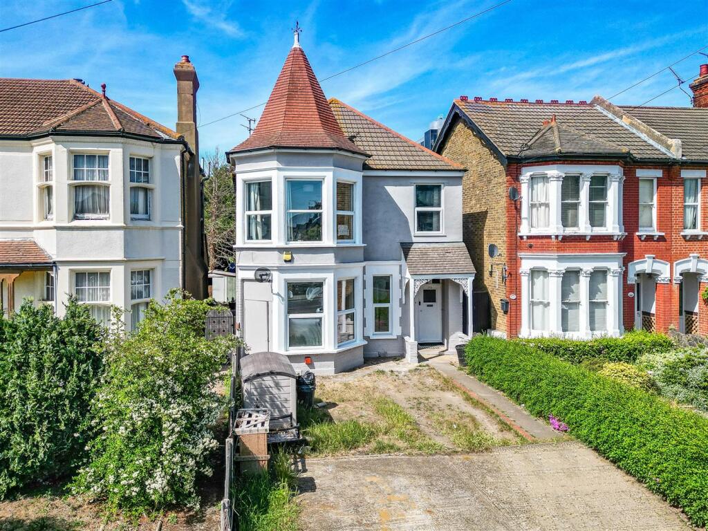Main image of property: KILWORTH AVENUE, Southend-On-Sea
