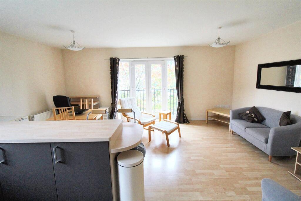 Apartment in Broxtowe, Beeston - View 5