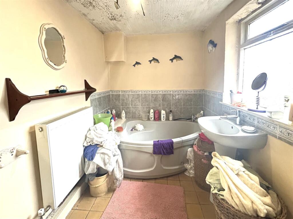 House in Doncaster - View 5