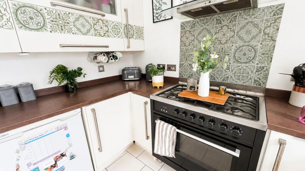 House in Torquay - More
