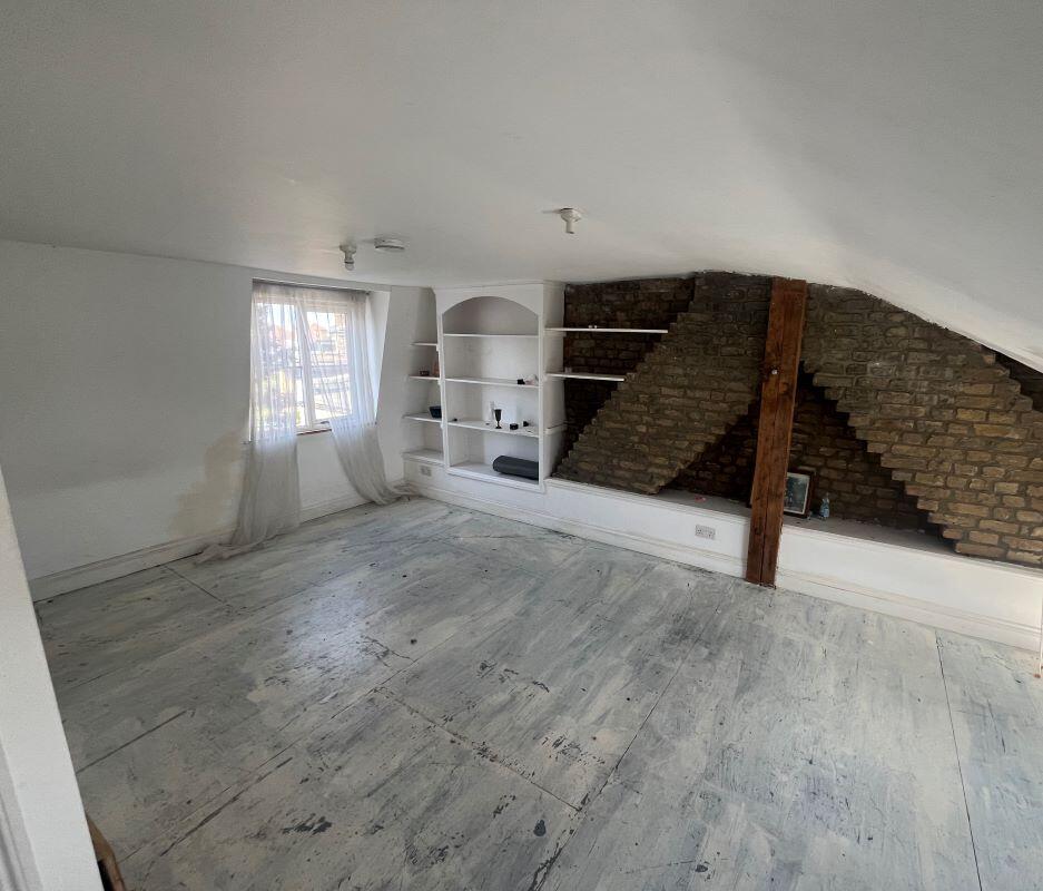 House in London - View 3