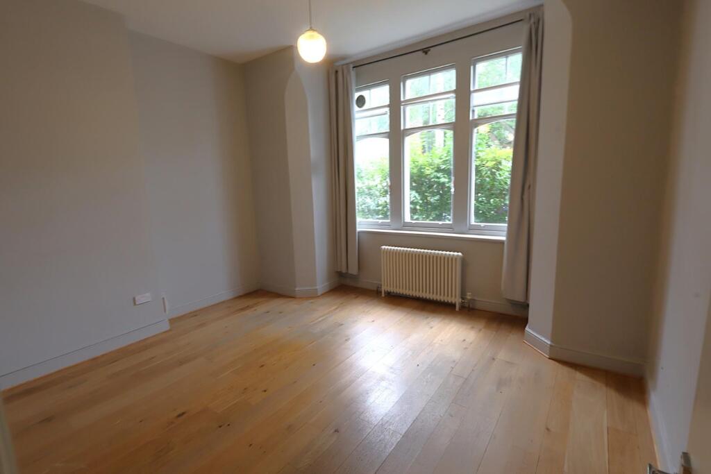 Apartment in London - More