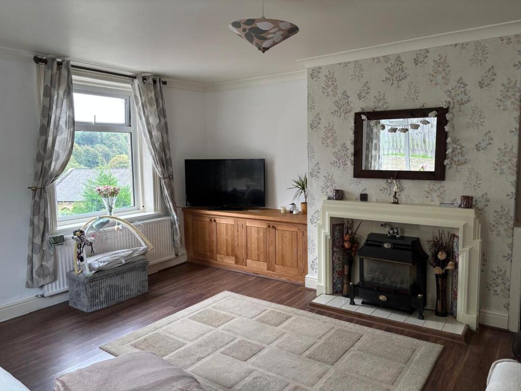 Thornhill Road, Longwood, Huddersfield photo 3